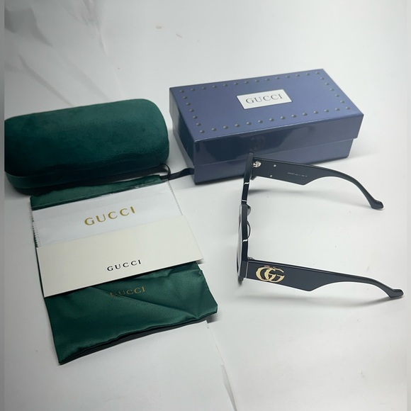GUCCI Cat Eye Black Sunglasses Women’s Shades NEW